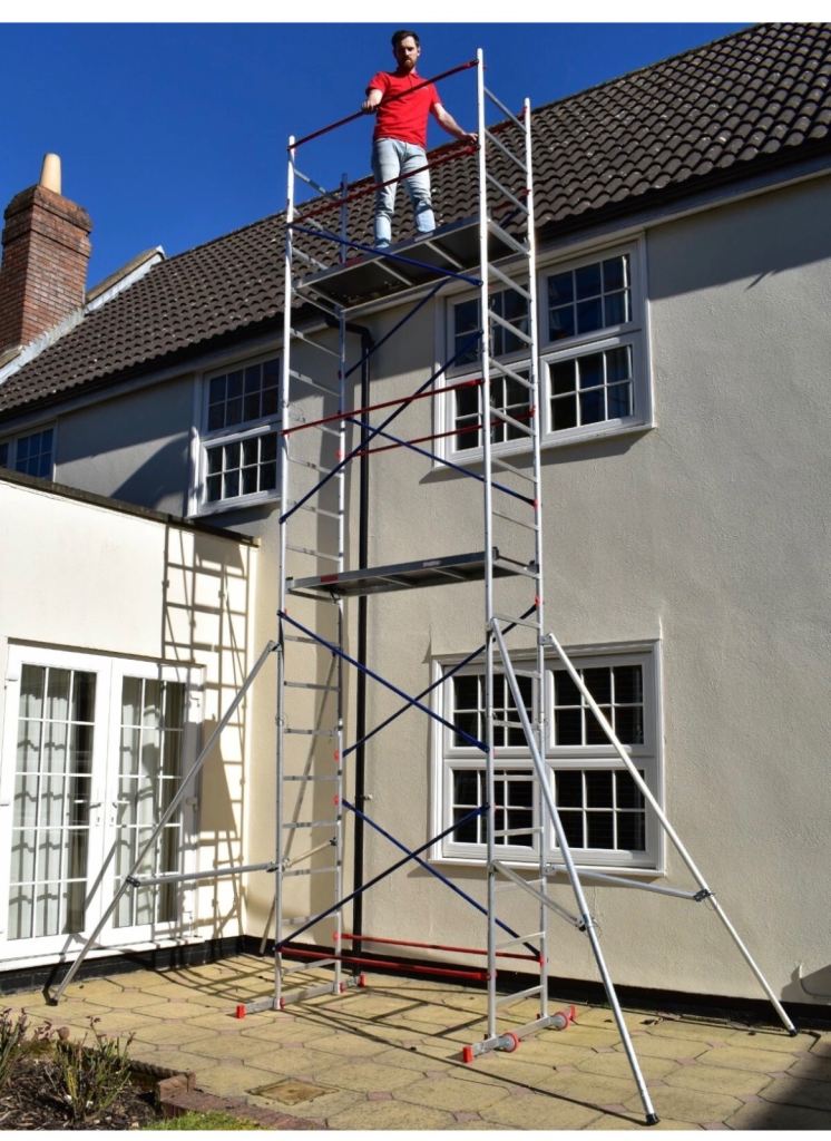 Aluminium Scaffolding Tower – Extendable, Good Condition