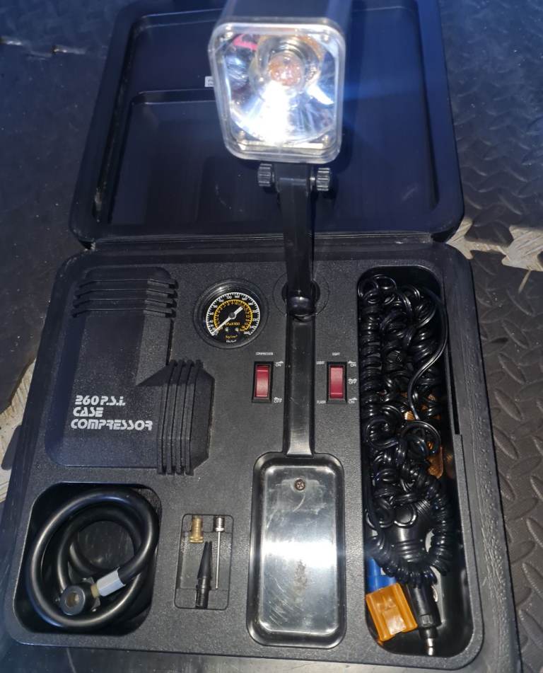 Car air tyre pump compressor 12v plug in