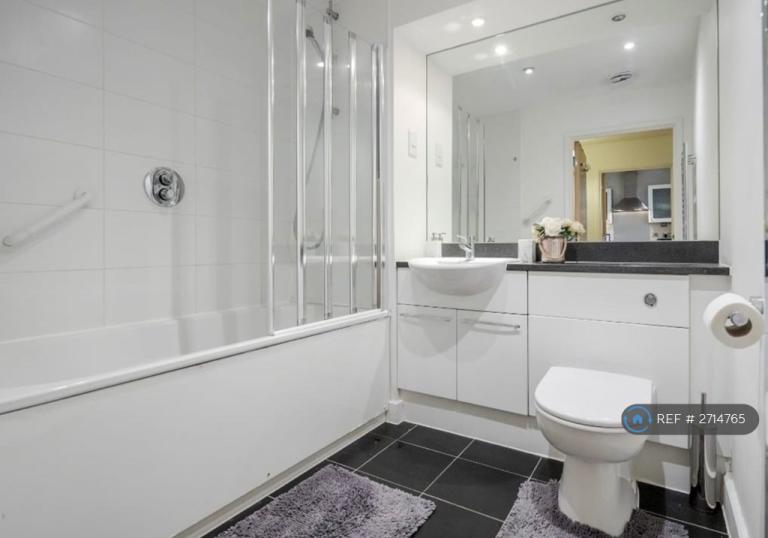 1 bedroom in Adriatic Apartments, London, E16 (#2714765)