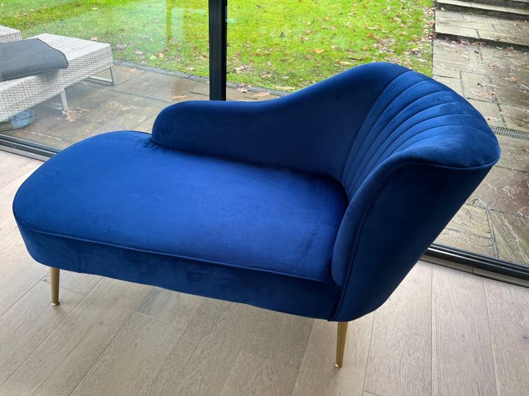 Stylish relaxer lounger 