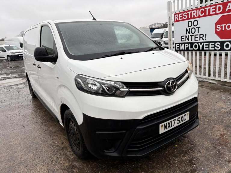  Toyota ProAce Proace Base Crew Cab Manual