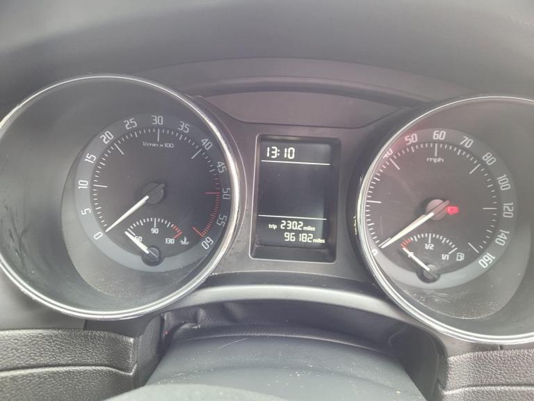 2011 Skoda Superb 2.0 TDI S DSG Euro 5 5dr ESTATE Diesel Automatic