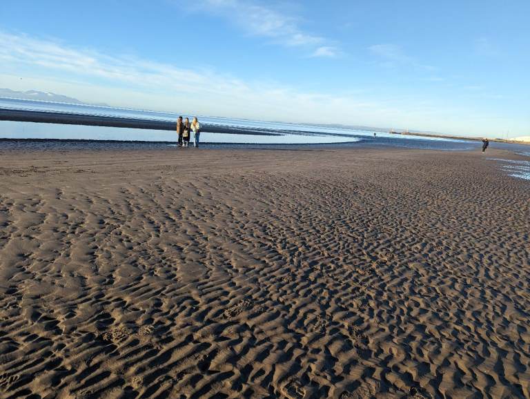 Quiet Double Room in Ayr Town Centre Close to Beach 