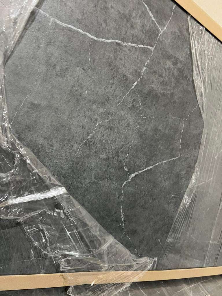 Wren Luxury Laminate Kitchen Worktop & TekWall/Splashback in Dark Onyx - Brand new & priced to clear