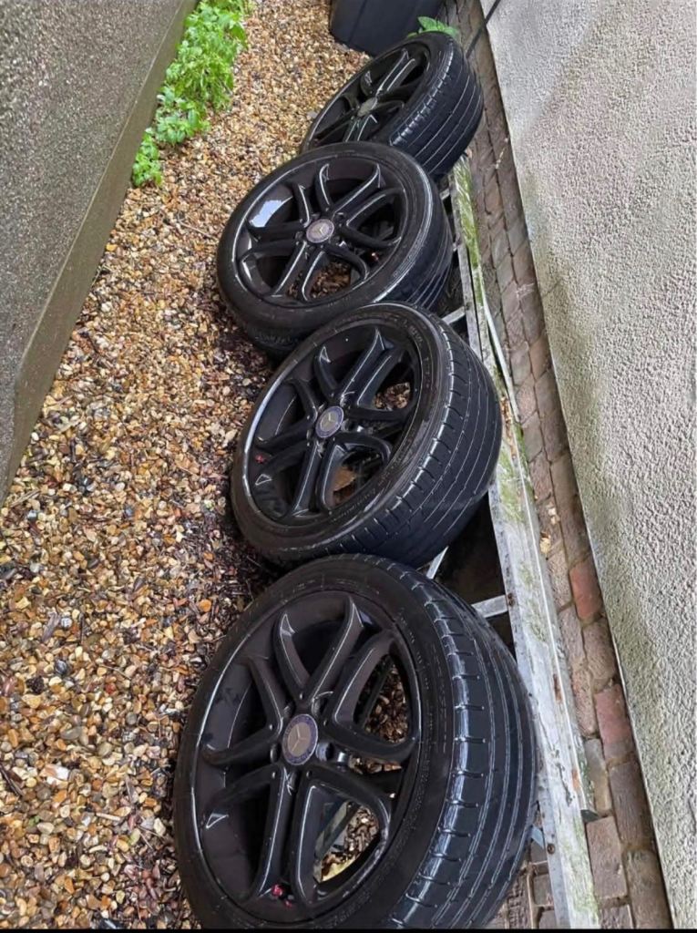 Mercedes 5x112 17inch Rims 225/45/17