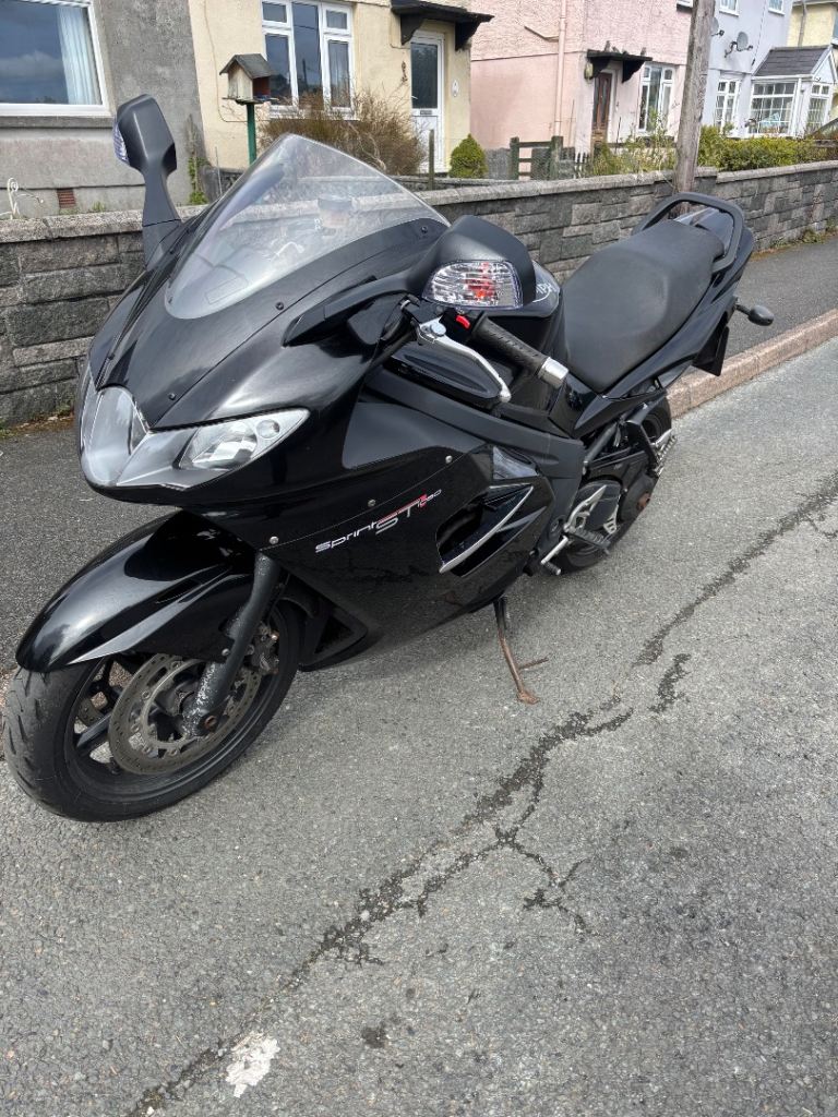 1000cc Triumph st 1050 motorbike 