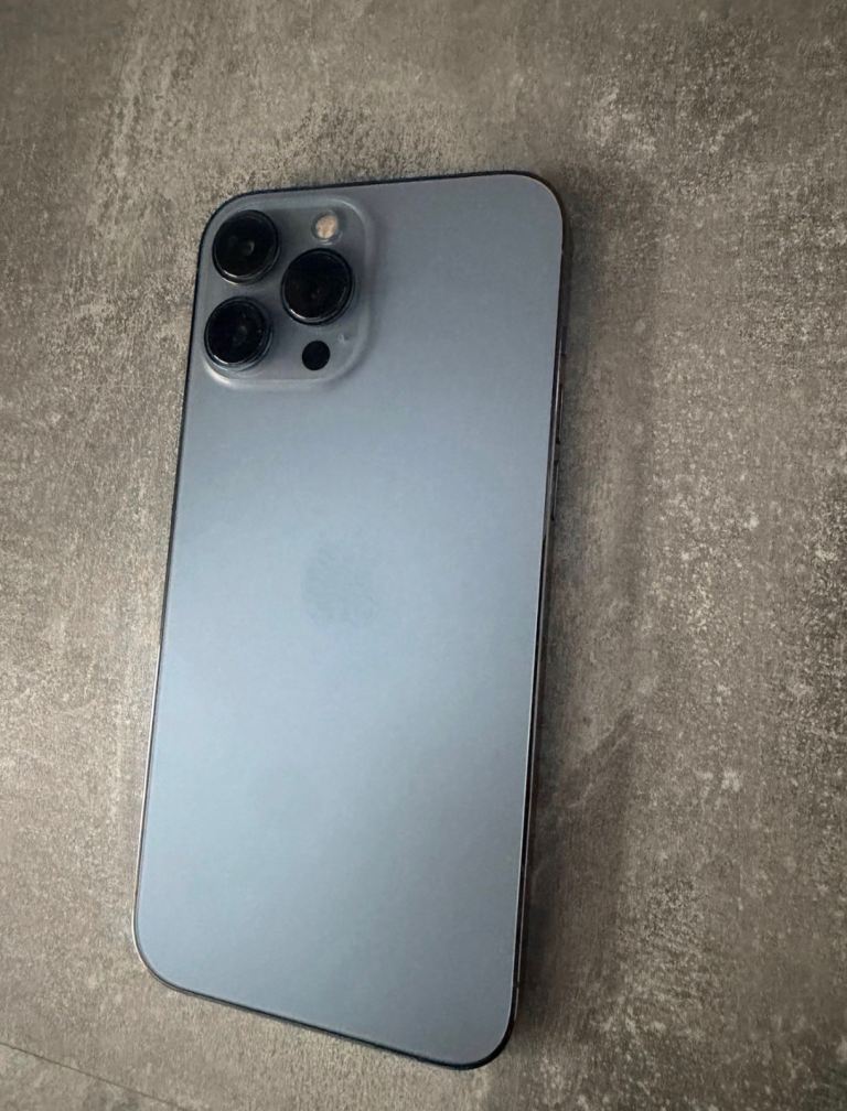 Apple iPhone 13 Pro Max -  Sierra Blue