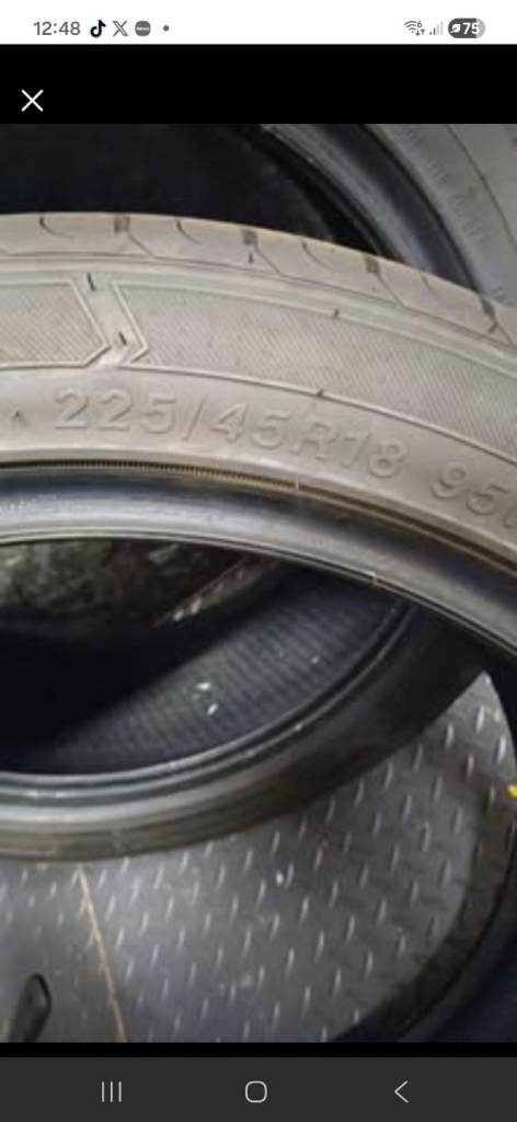 Nearly new tyres 