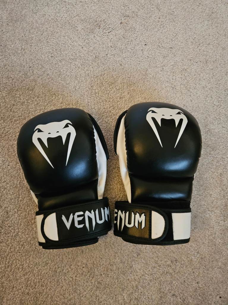 Venum MMA sparing gloves 