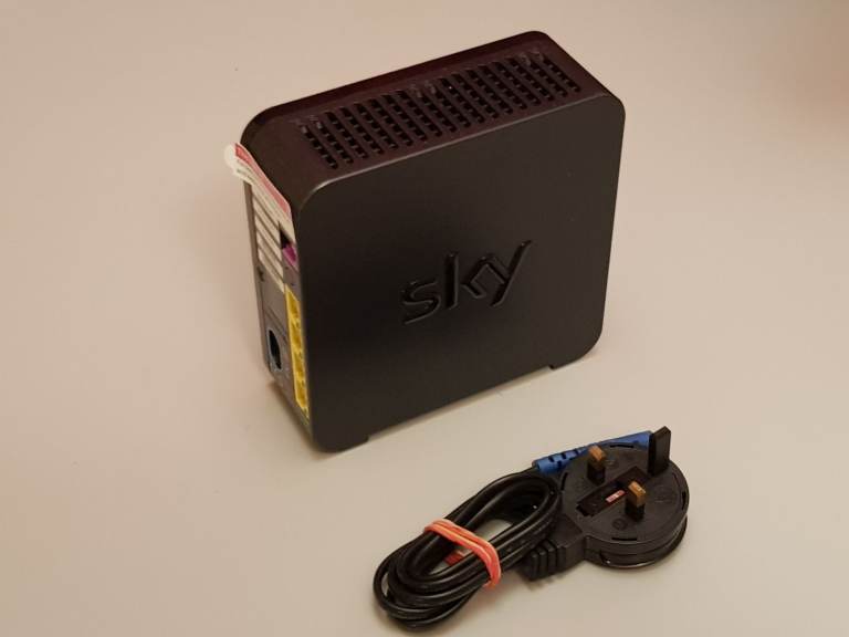 Sky SR102 WiFi ADSL Router
