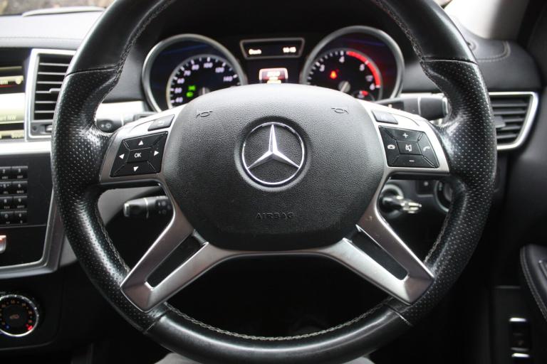 MERCEDES-BENZ GL CLASS 3.0 GL350 V6 BlueTEC AMG Sport 2015