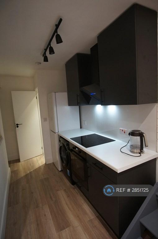 2 bedroom house in Thorn Grove, Manchester, M14 (2 bed) (#2851725)