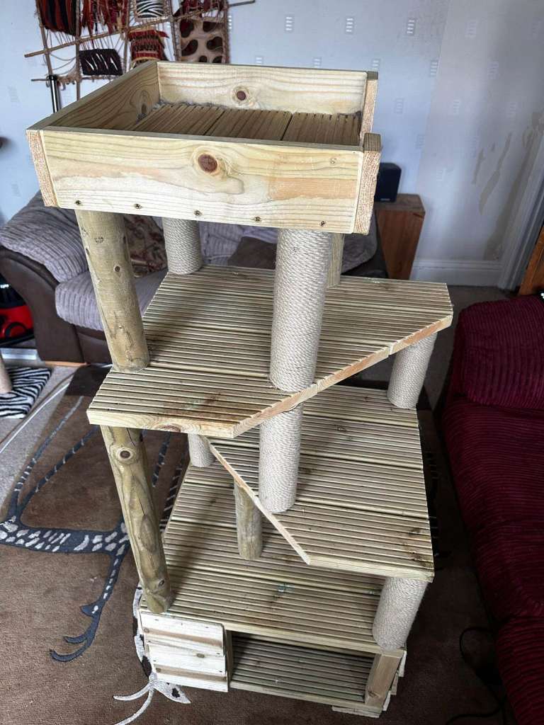 Cat tree Outdoor / Indoor - Wood + scratch posts
