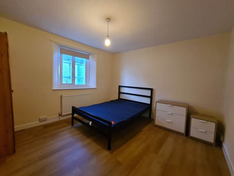 1 Bedroom Available in a Shared House in Torquay