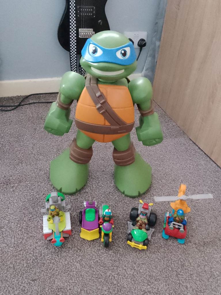 Large teenage mutant ninja turtle/ turtles and vehicles 