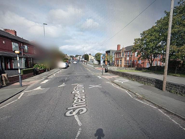 3 Bed Terrace House to Let - Clean - 2 Reception Rooms & Large Garden