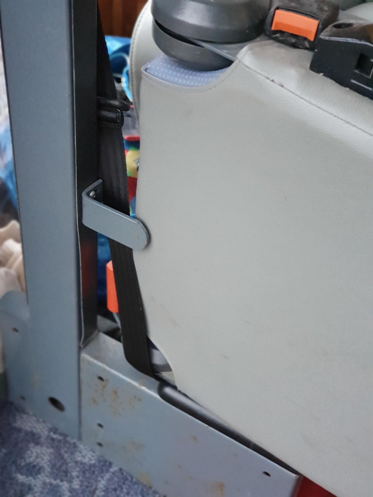 FOLD UP CHAIR WITH SEATBELT FOR VARIOUS VEHICLES - FREE