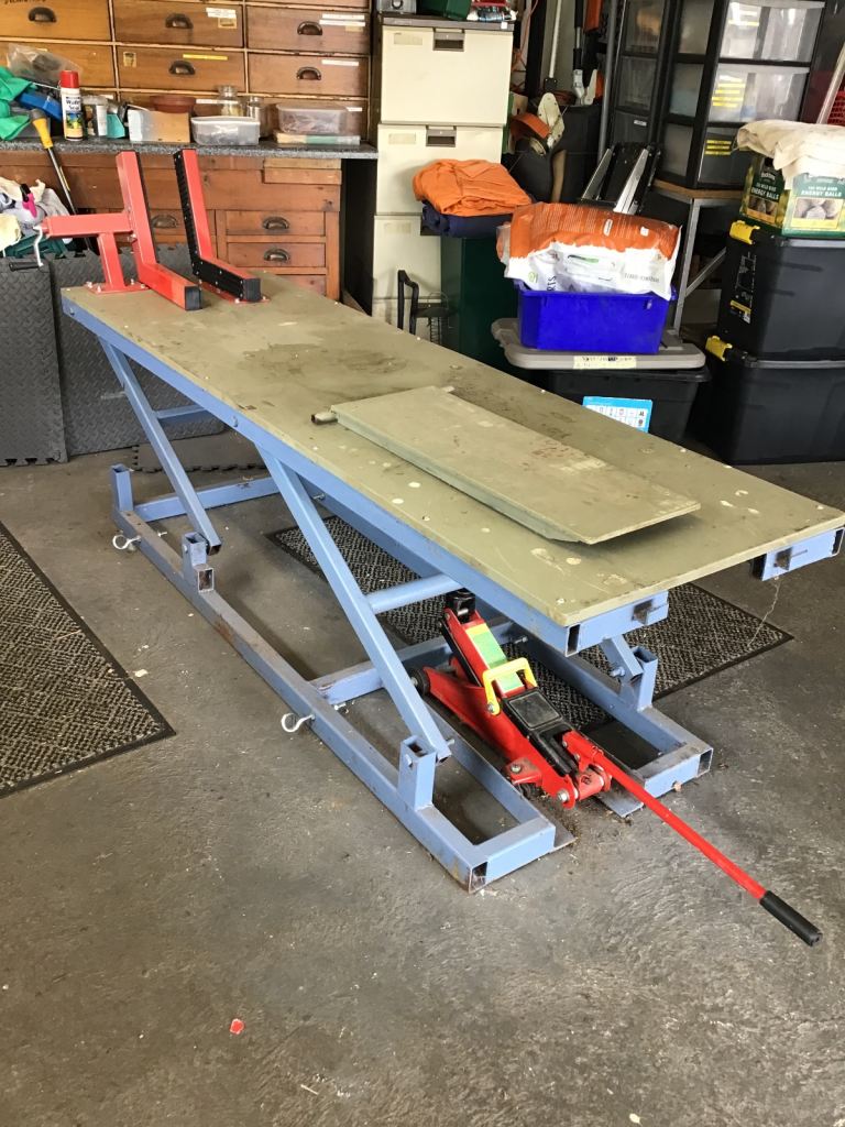 Motorbike lift/workbench