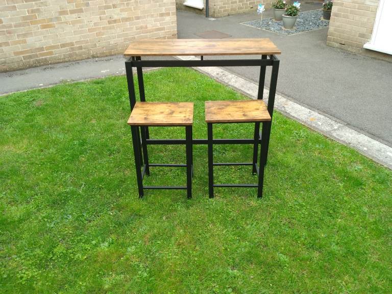 Breakfast bar style table and 2 benches