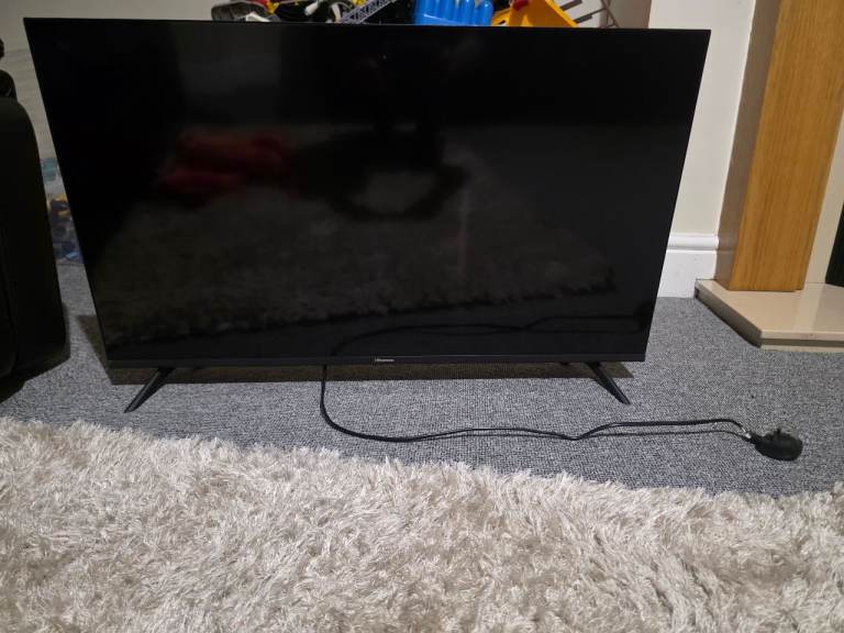 image for Hisense 32" smart tv,price 