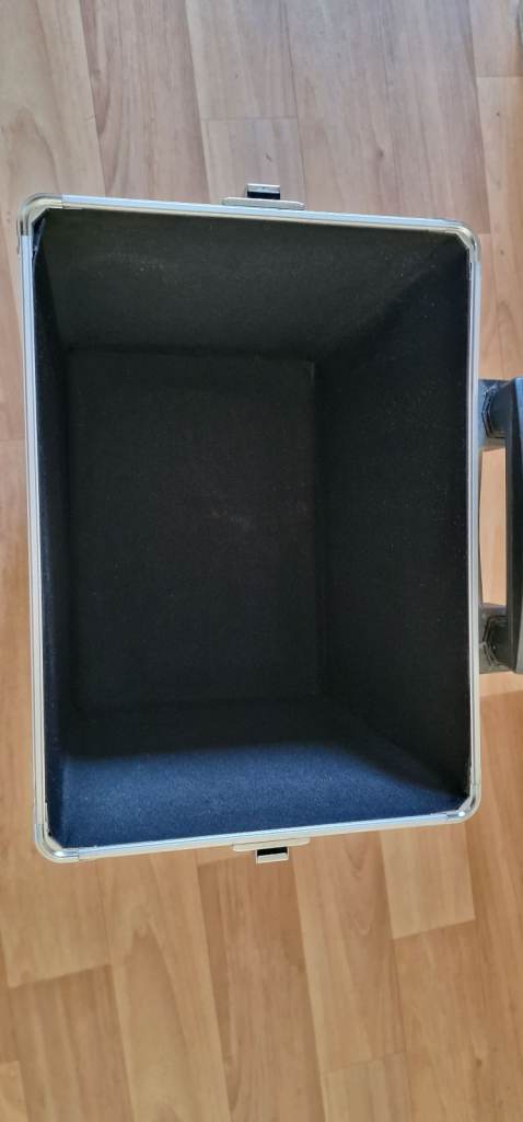 4 in 1 Professional Makeup Trolley (Mint Blue) Very Good condition