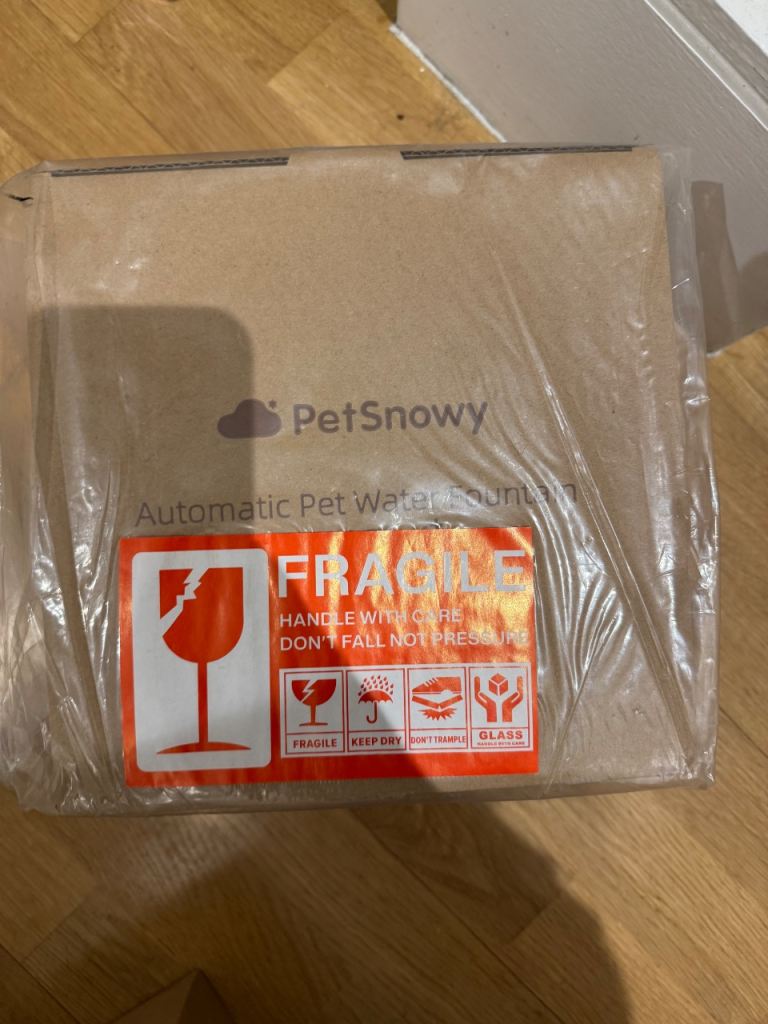 Petsnowy automatic water fountain. 