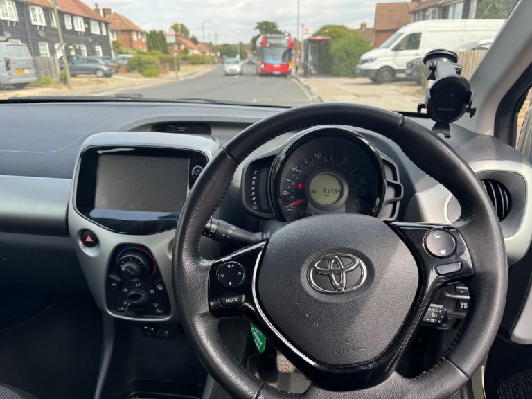Toyota, AYGO, Hatchback, 2017, Manual, 998 (cc), 5 doors