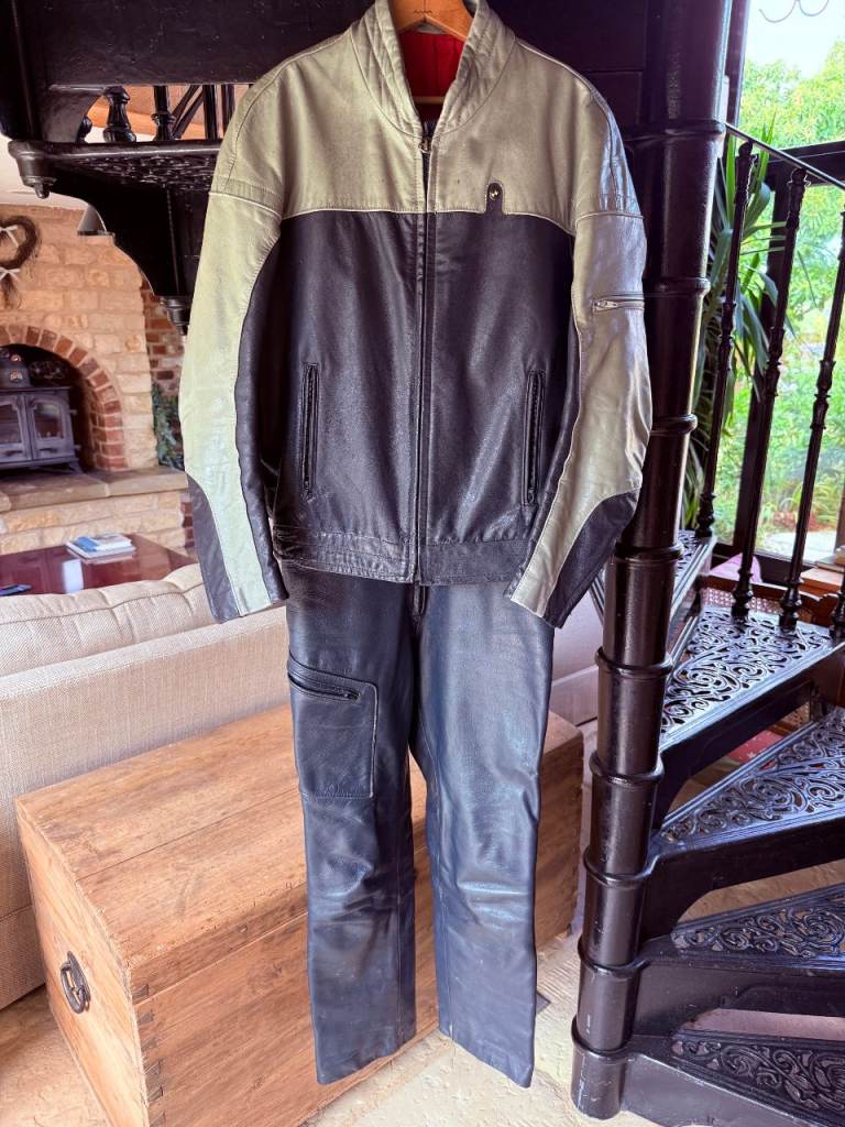 VINTAGE BMW MOTORRAD LEATHER MOTORCYCLE SUIT 