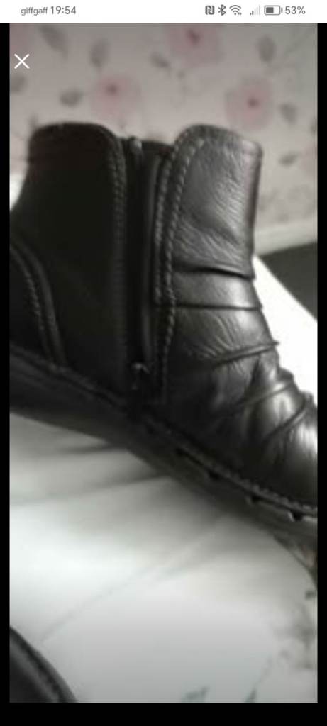 Clarks new  leather boot's size 3 and half 