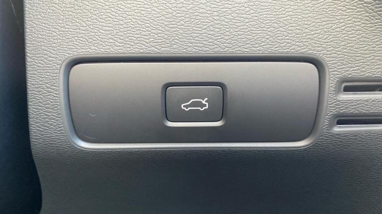 2025 Volvo XC40 2.0 B3P Plus Dark 5dr Auto Petrol Estate Estate Petrol Automatic