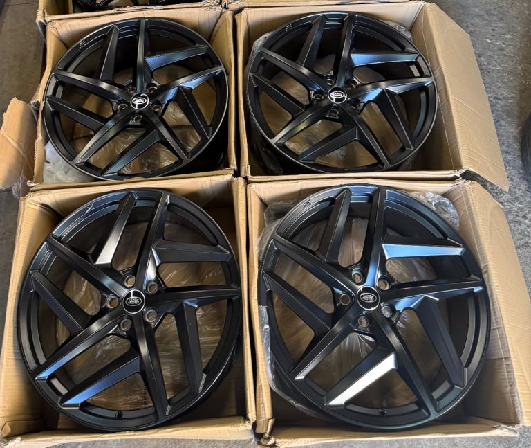 Land Rover Range Rover Kahn 22” alloy wheels brand new 