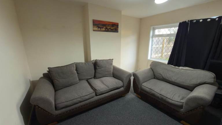 2 sofa pieces for sale. Great quality, comfortable, and listed for a cheap price.
