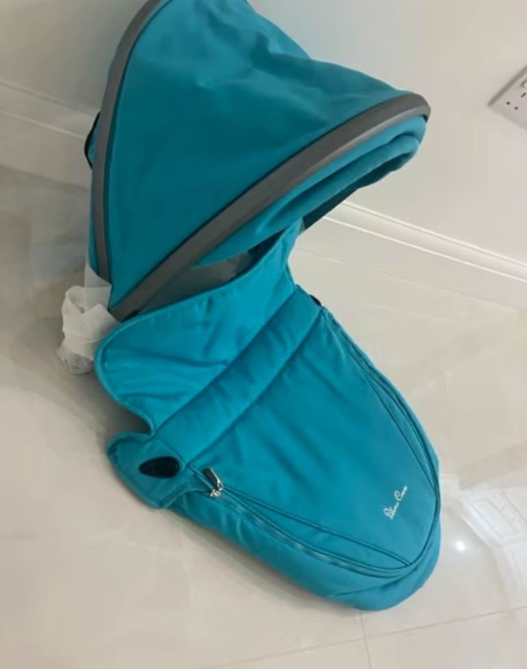 SILVER CROSS HOOD SHOP AND APRON SET