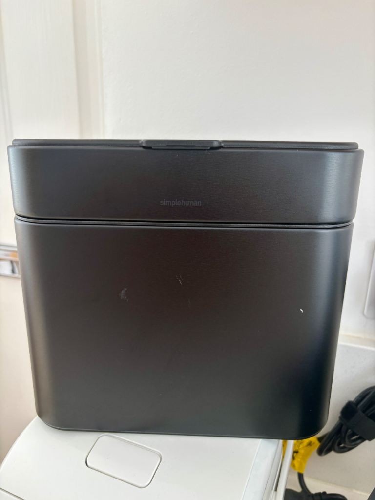 Simplehuman 4L Countertop Compost Caddy / Food Waste Bin (Matte Black)