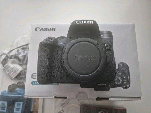Canon 700D Body Only condition like new