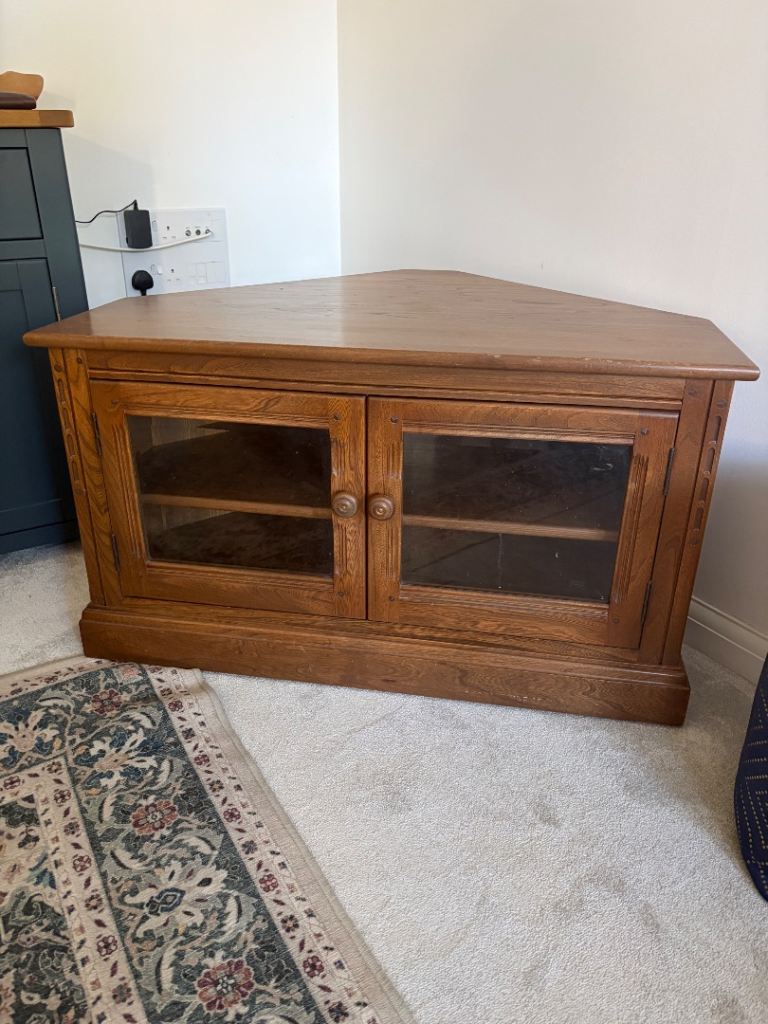 Ercol TV corner unit