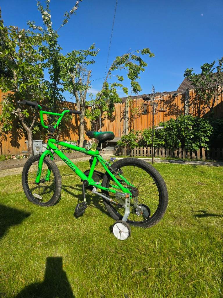 20" kids bike with stabilisers