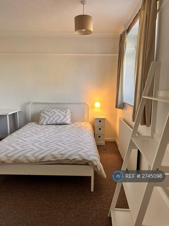 5 bedroom house in Scarnell Road, Norwich, NR5 (5 bed) (#2745098)