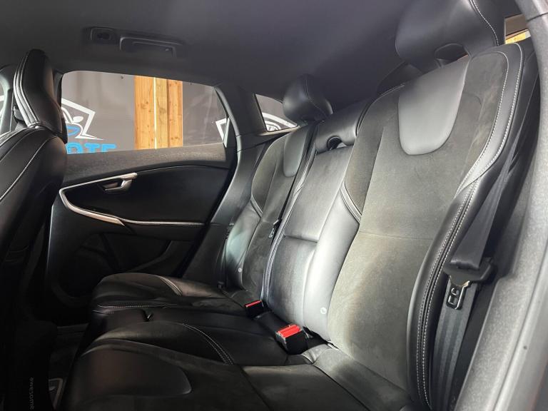 2015 Volvo V40 D2 R DESIGN 5dr HATCHBACK DIESEL Manual