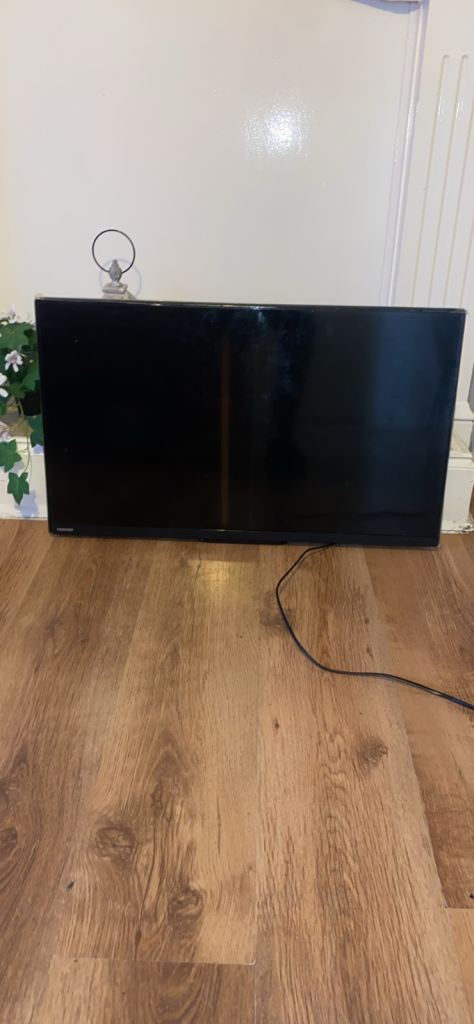 Smart tv and remote brand new with seal still on top