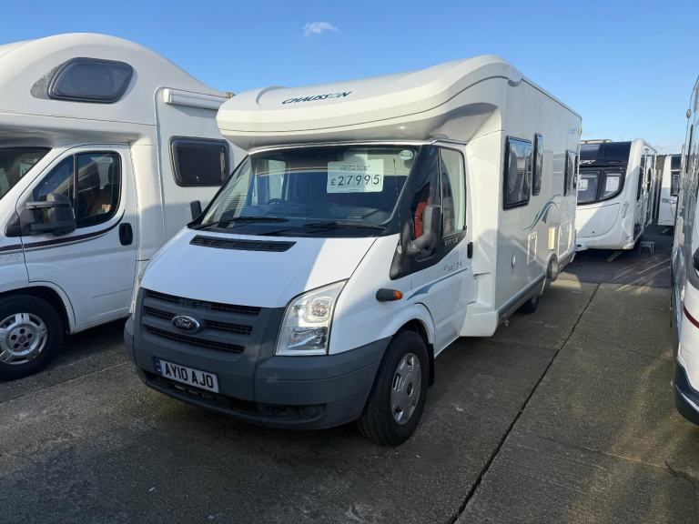 Chausson Flash 14 Rear Fixed Single Beds Middle Bathroom