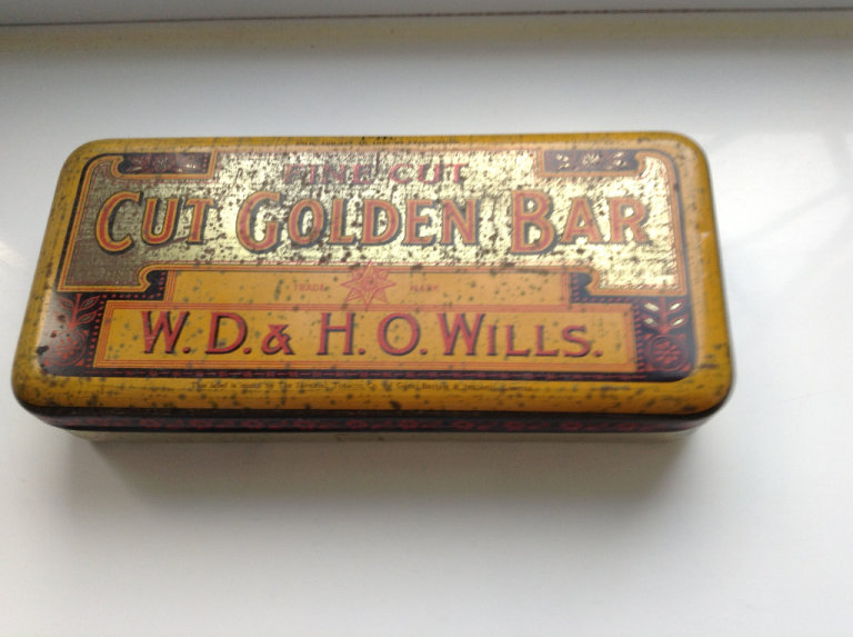 W.D. & H.O. Wills Golden Bar Fine Cut tobacco tin & Vintage  Ashtray Guinness Miniature Bottle