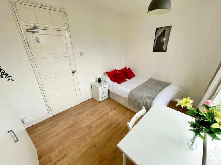 🏠 AMAZING DOUBLE ROOM TO RENT IN WOOD GREEN 🎯