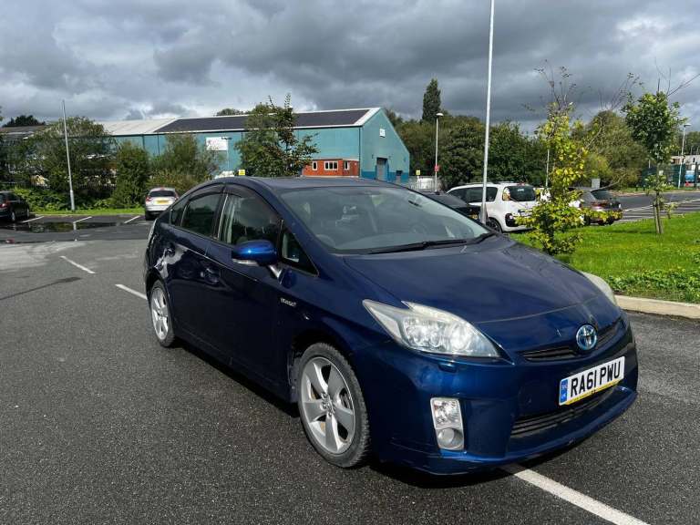 2011 Toyota Prius Toyota Prius  Hybrid Petrol Blue  2011  5 Seater  1.8L Hybrid