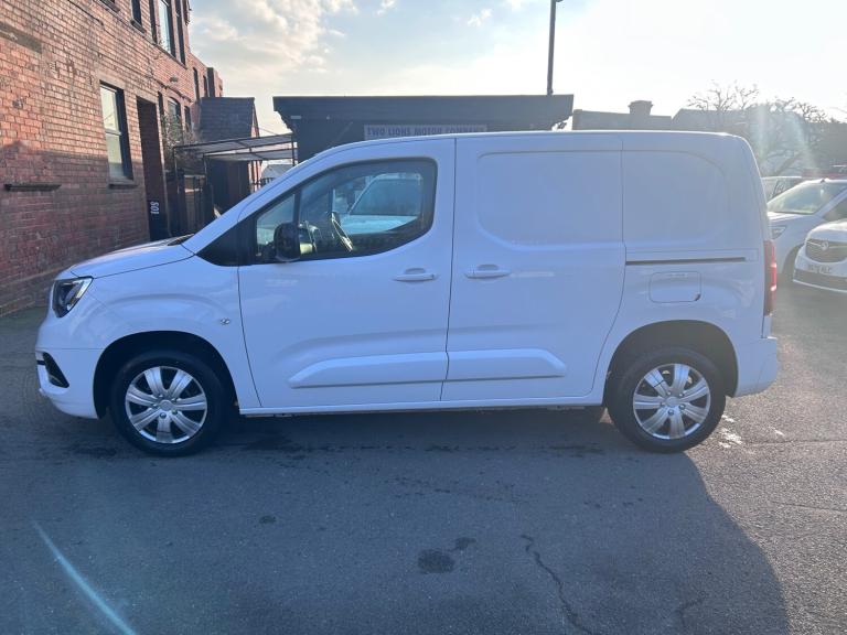 2020 Vauxhall Combo 2300 1.5 Turbo D 100ps H1 Sportive Van PANEL VAN Diesel Manual