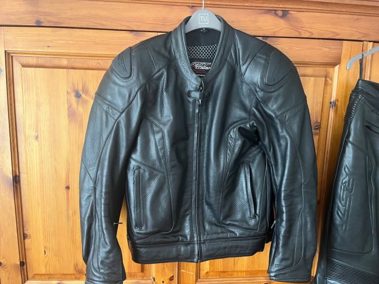 RST triple A leathers Size 42 chest 34 waist 