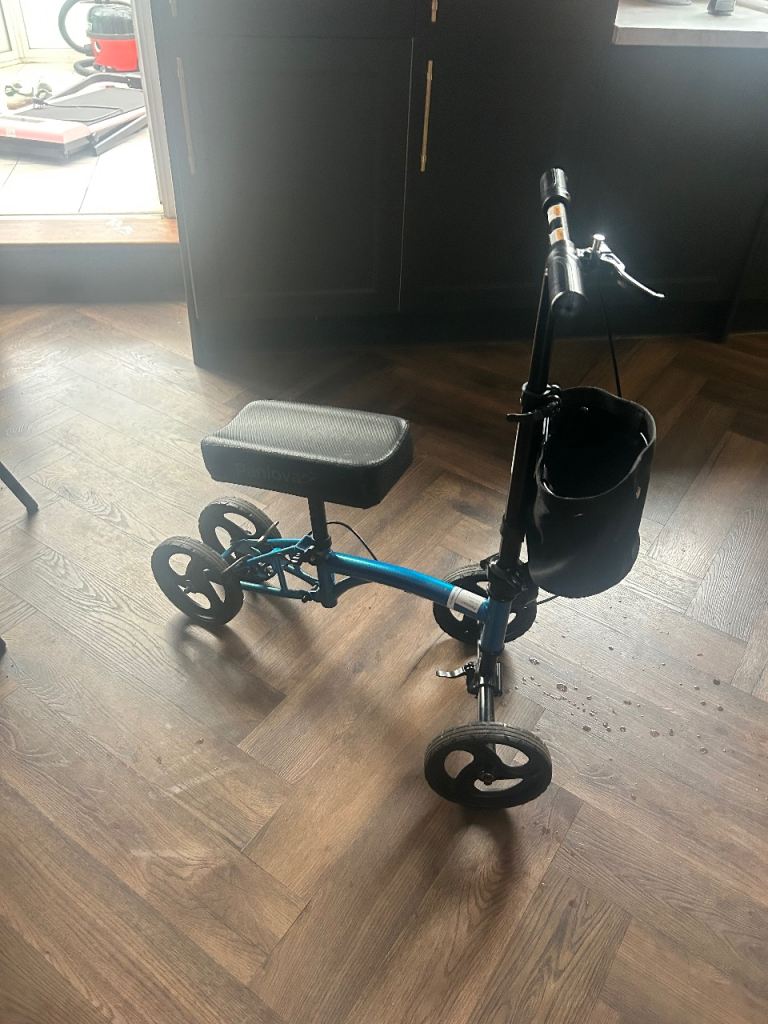 Knee scooter
