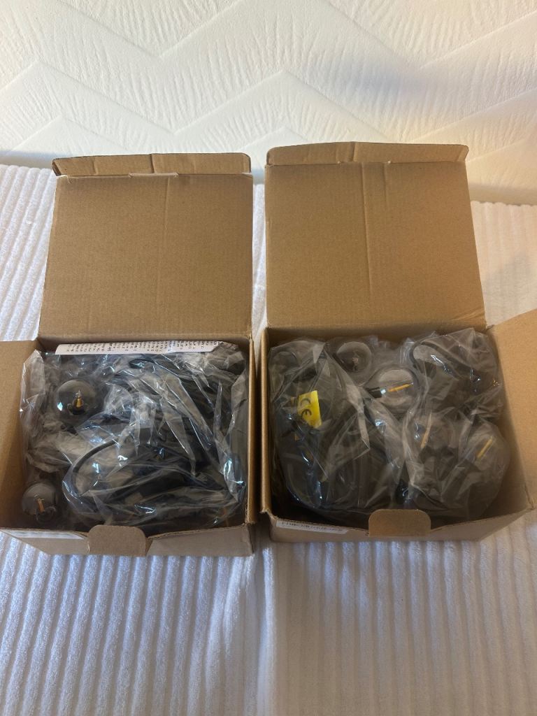 Outdoor string lights 