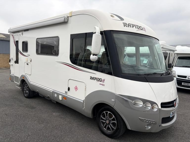 Rapido Le Randonneur 9048DF 4 berth 2015 ***GREAT CONDITION***