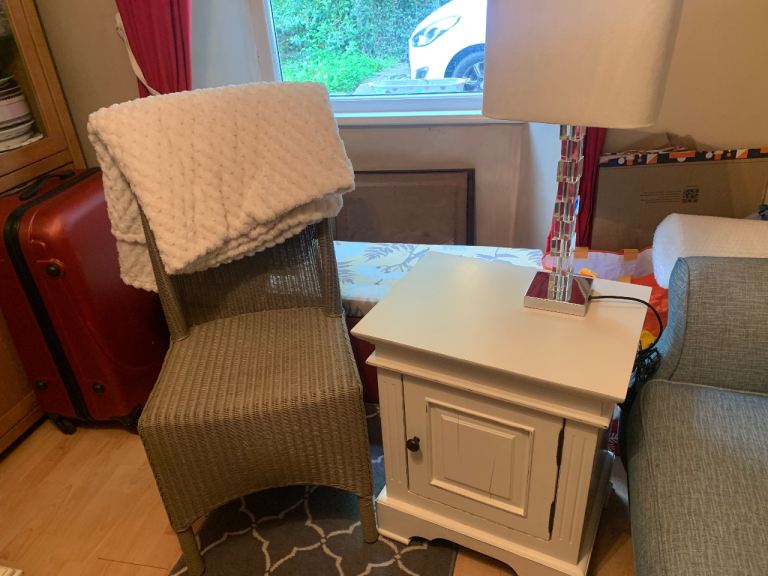 Gorgeous cream vintage distressed wooden cupboard / bedside cabinet 